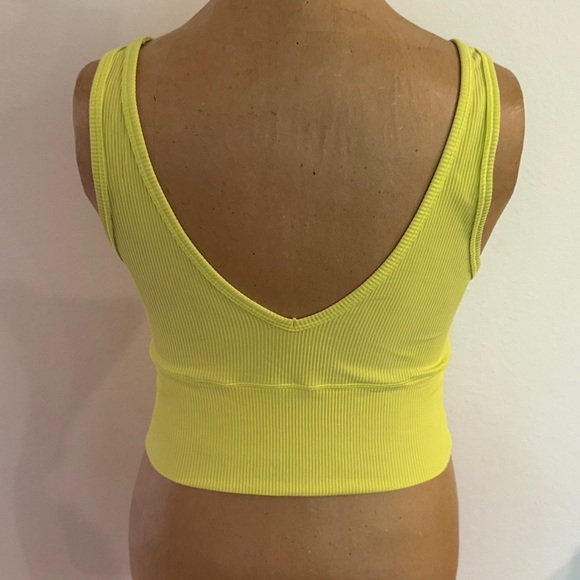 Lululemon sz 6 power pivot ribbed tank electric lemon Bright Yellow great cond - Picture 4 of 5